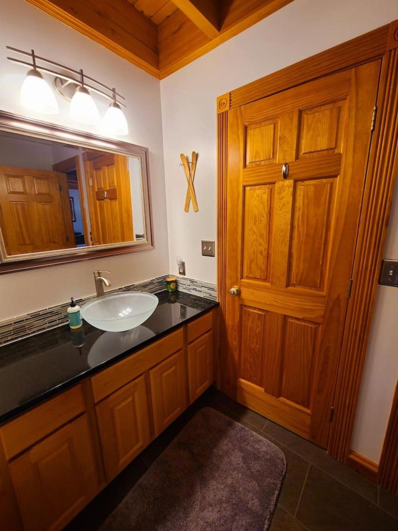 Blacktail Cabin Hideaway With Hot Tub Lakeside Eksteriør bilde